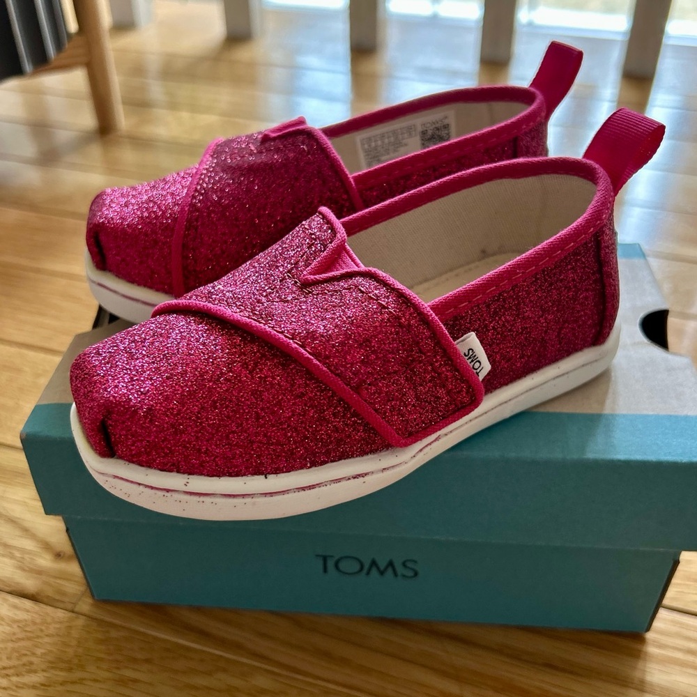 TOMS Kids Pink Glitter Slip-On Shoes *Size 6* NEW IN BOX